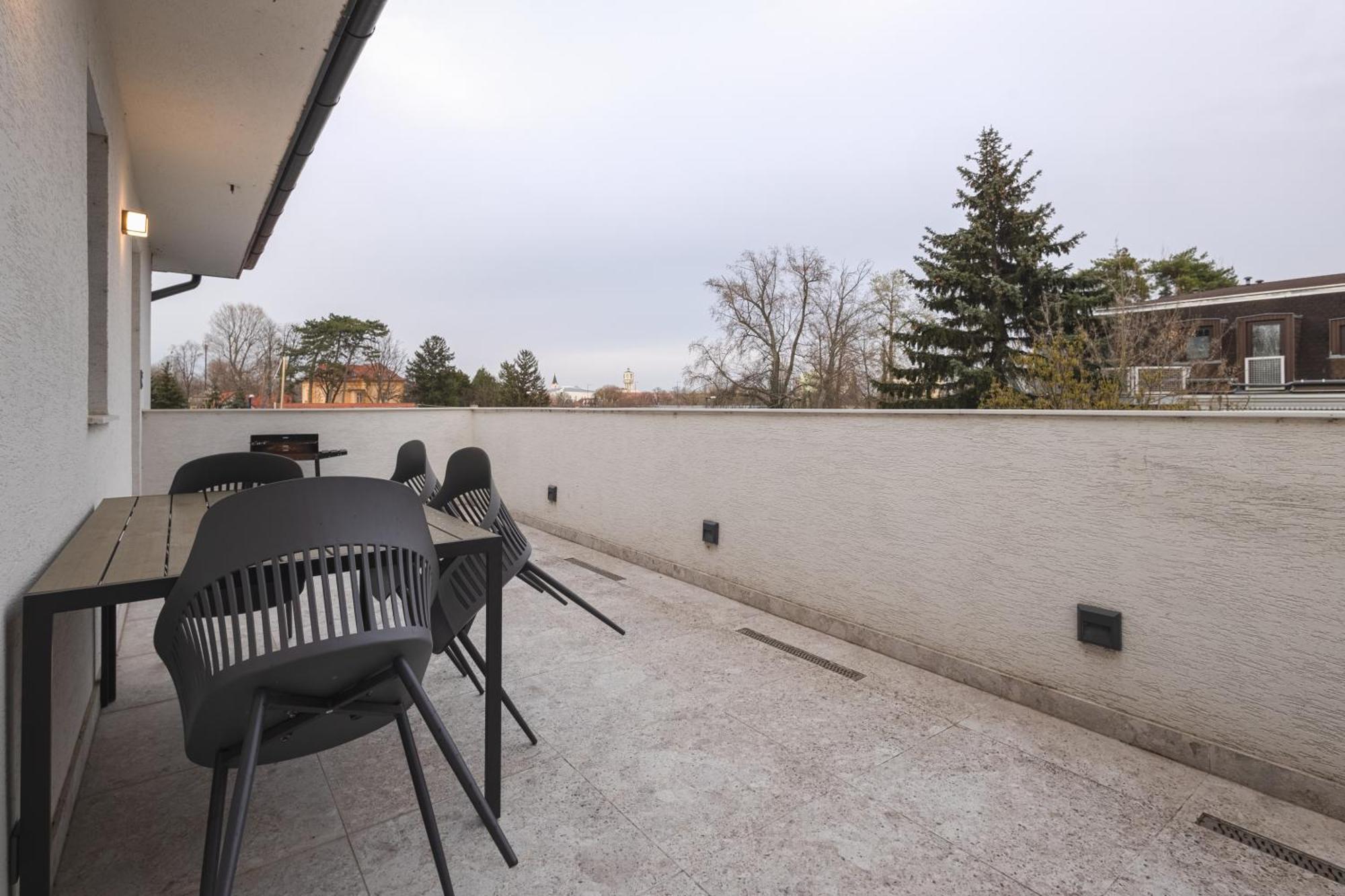 Vitorlas Wellness Apartman Siofok By Bltn Bagian luar foto